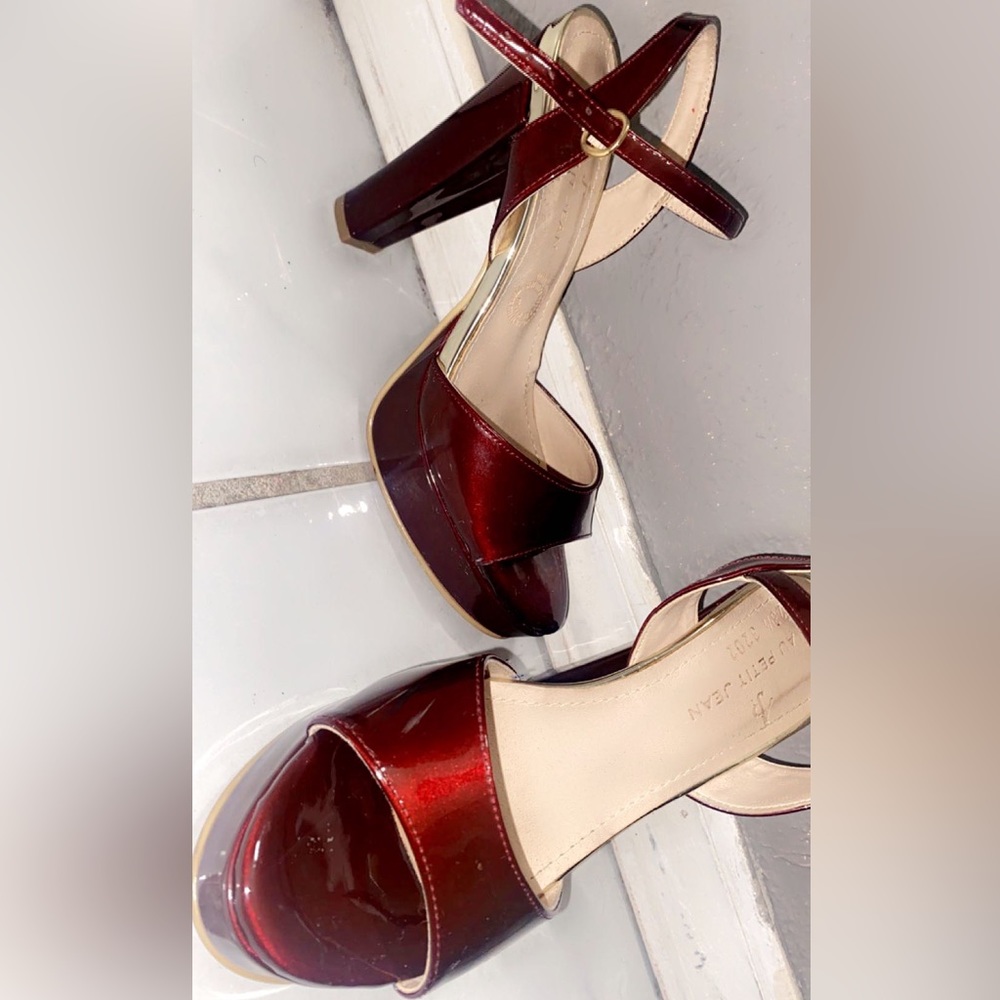 Au petit jean heels size 6.5!! Maroon .